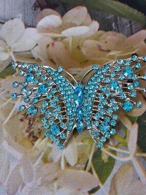 Aratta Aqua Rhinestone Butterfly Brooch Pin New